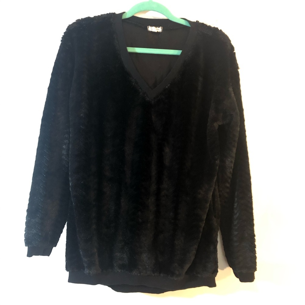 Eyeshadow Faux Fur Pullover
